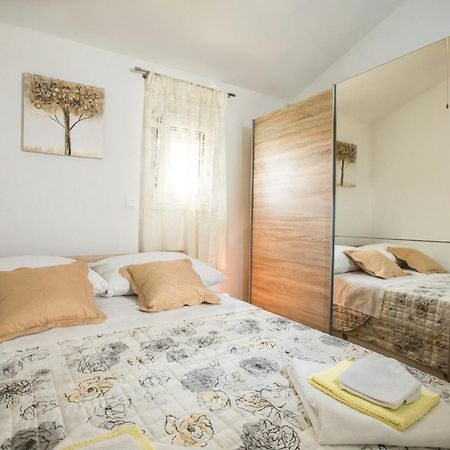 Apartments Essentia 珀德垂那 外观 照片