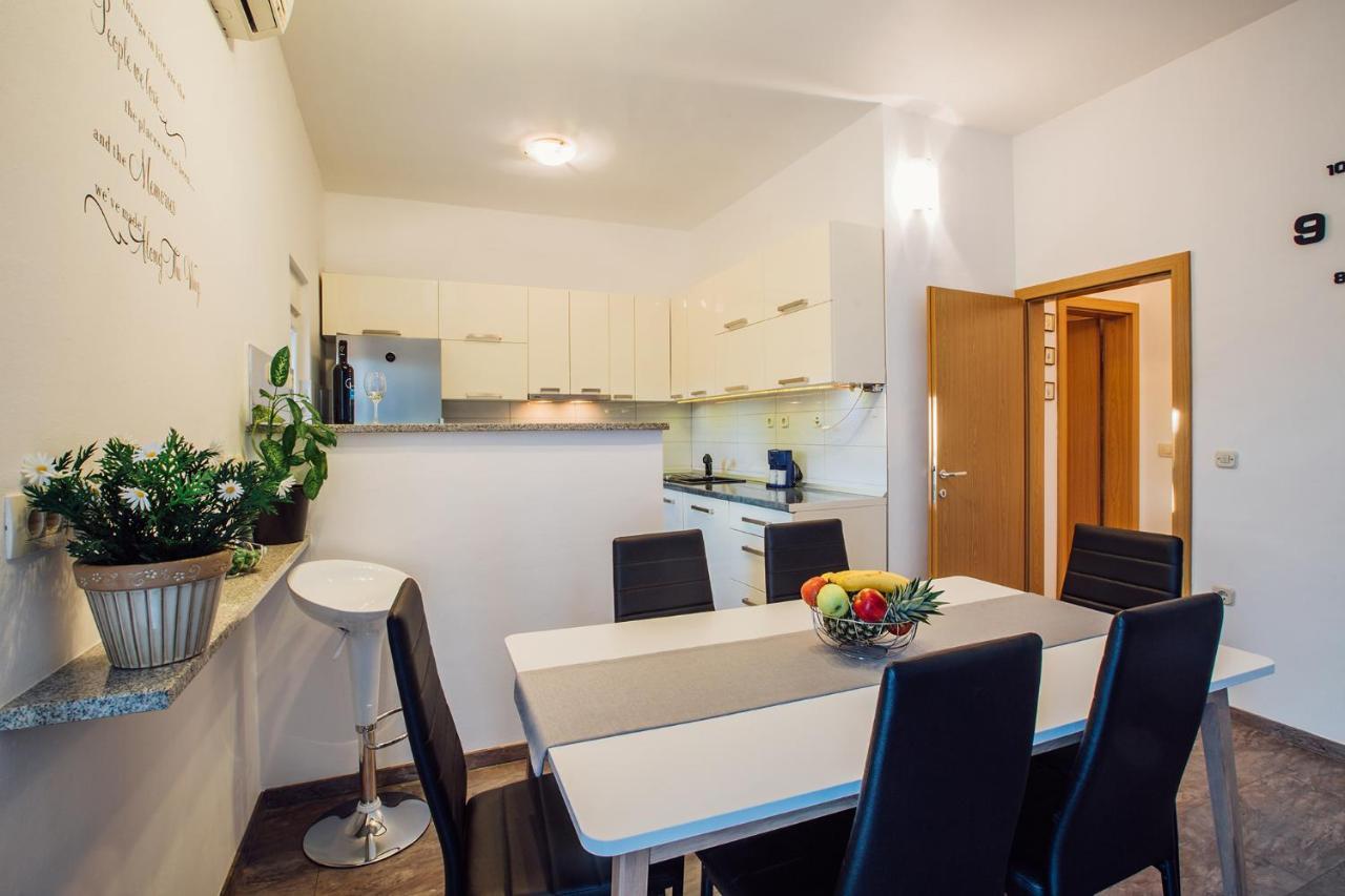 Apartments Essentia 珀德垂那 外观 照片