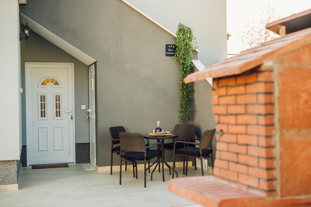 Apartments Essentia 珀德垂那 外观 照片
